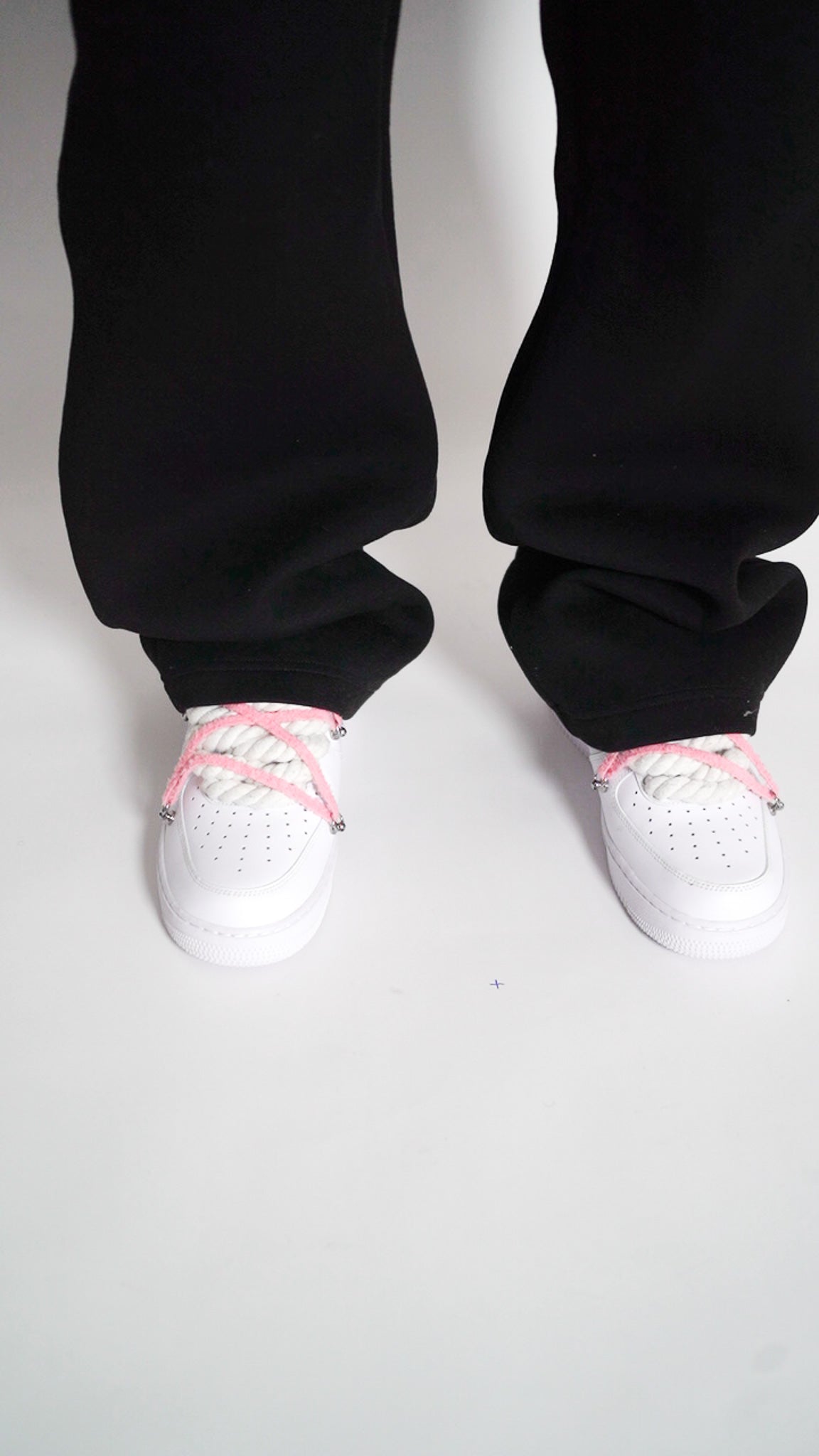 Custom Sneakers '' Rope Laces '' Thorns White Extra Laces Pink