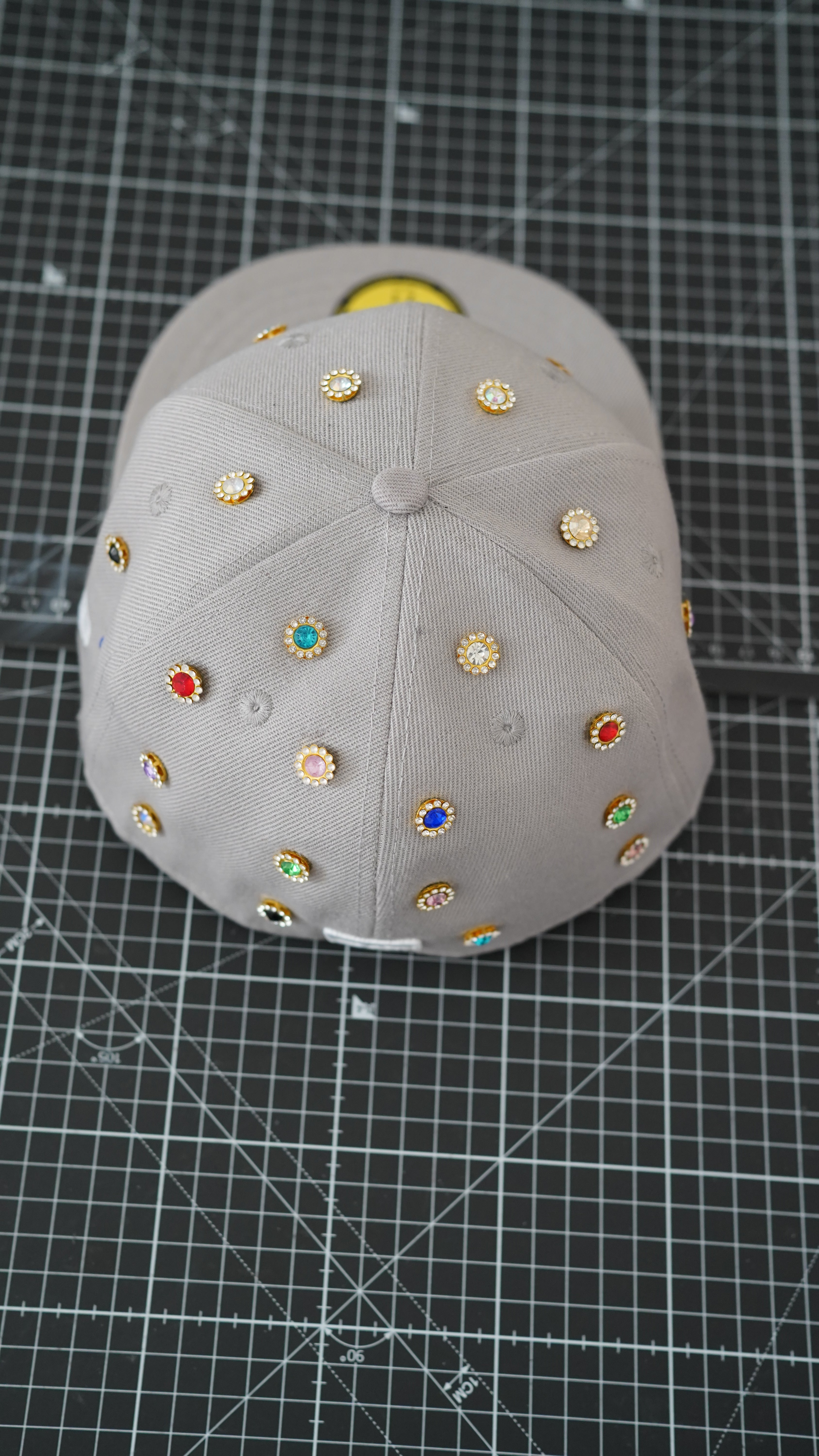 Custom-Fitted Caps “Gray“ Midnight Gems