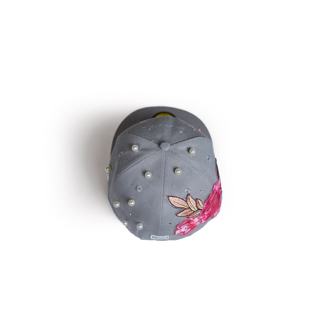 Custom-Fitted Caps “Gray“