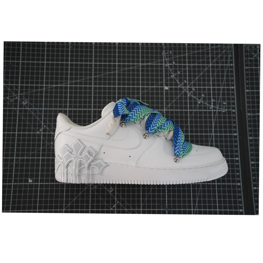 Custom Sneakers Weiß ,, Lanvin Laces '' Blue Thorns