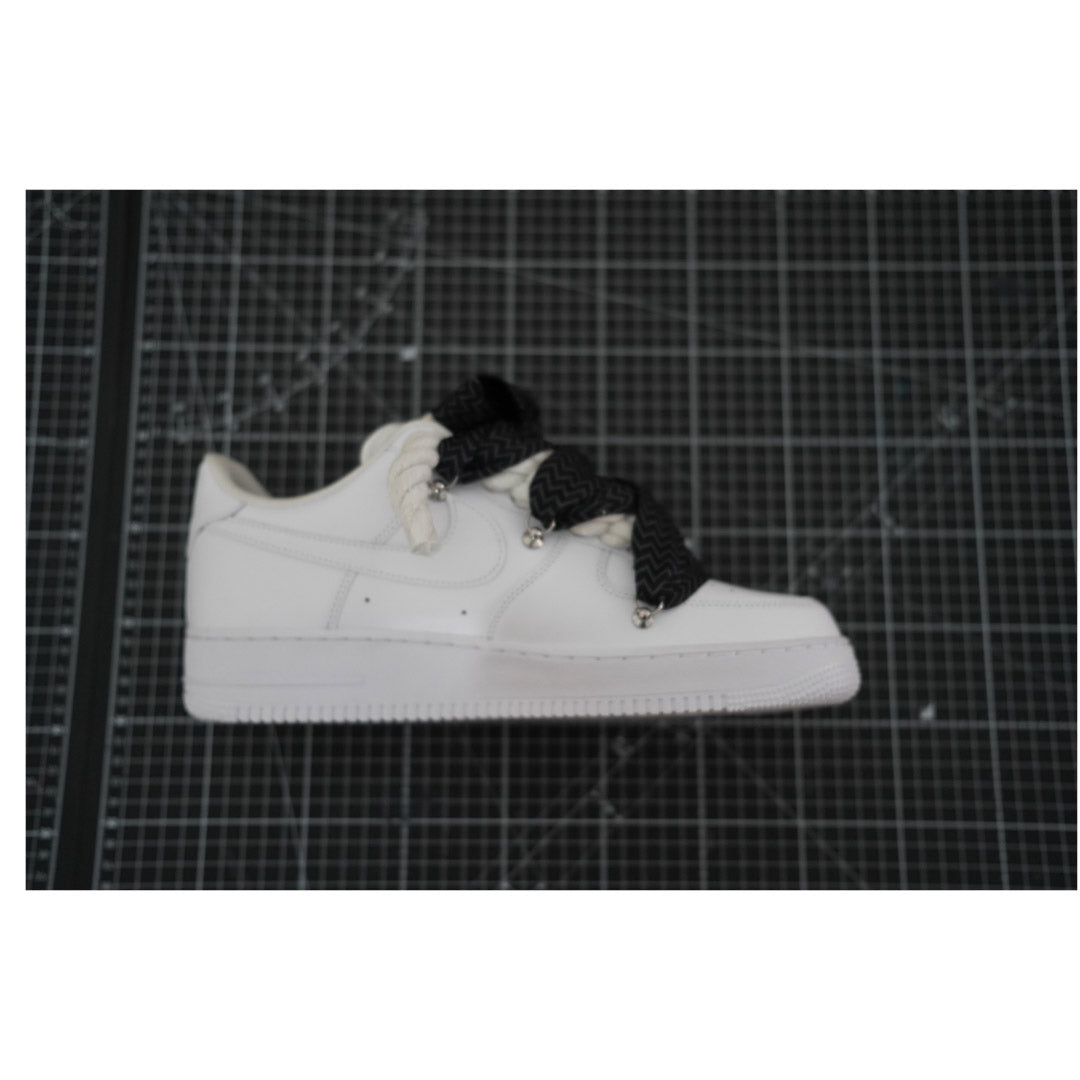 Custom Nike AF1 Weiß ,, Lanvin Laces '' Black Thorns