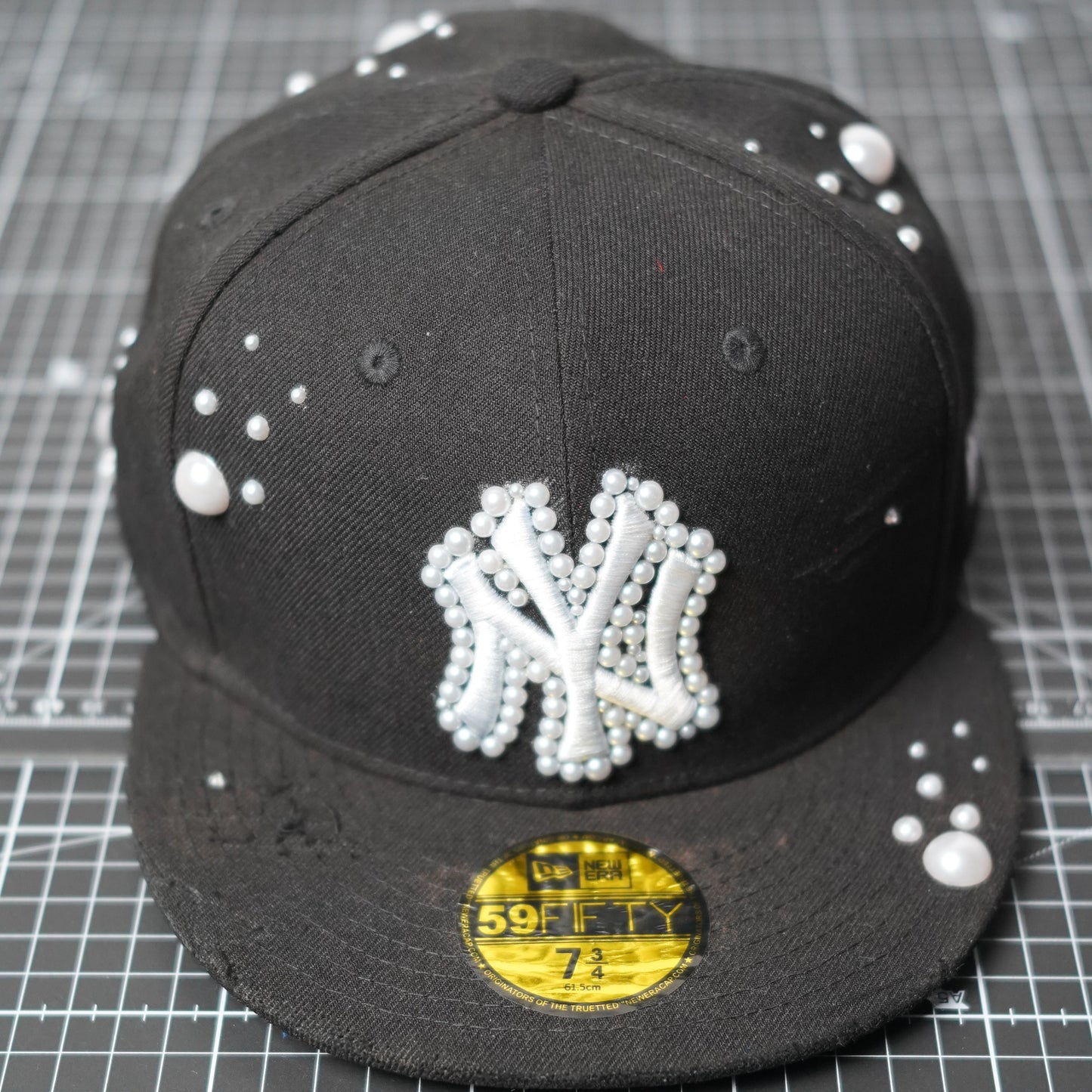 Custom-Fitted Caps “Black“ COSMA