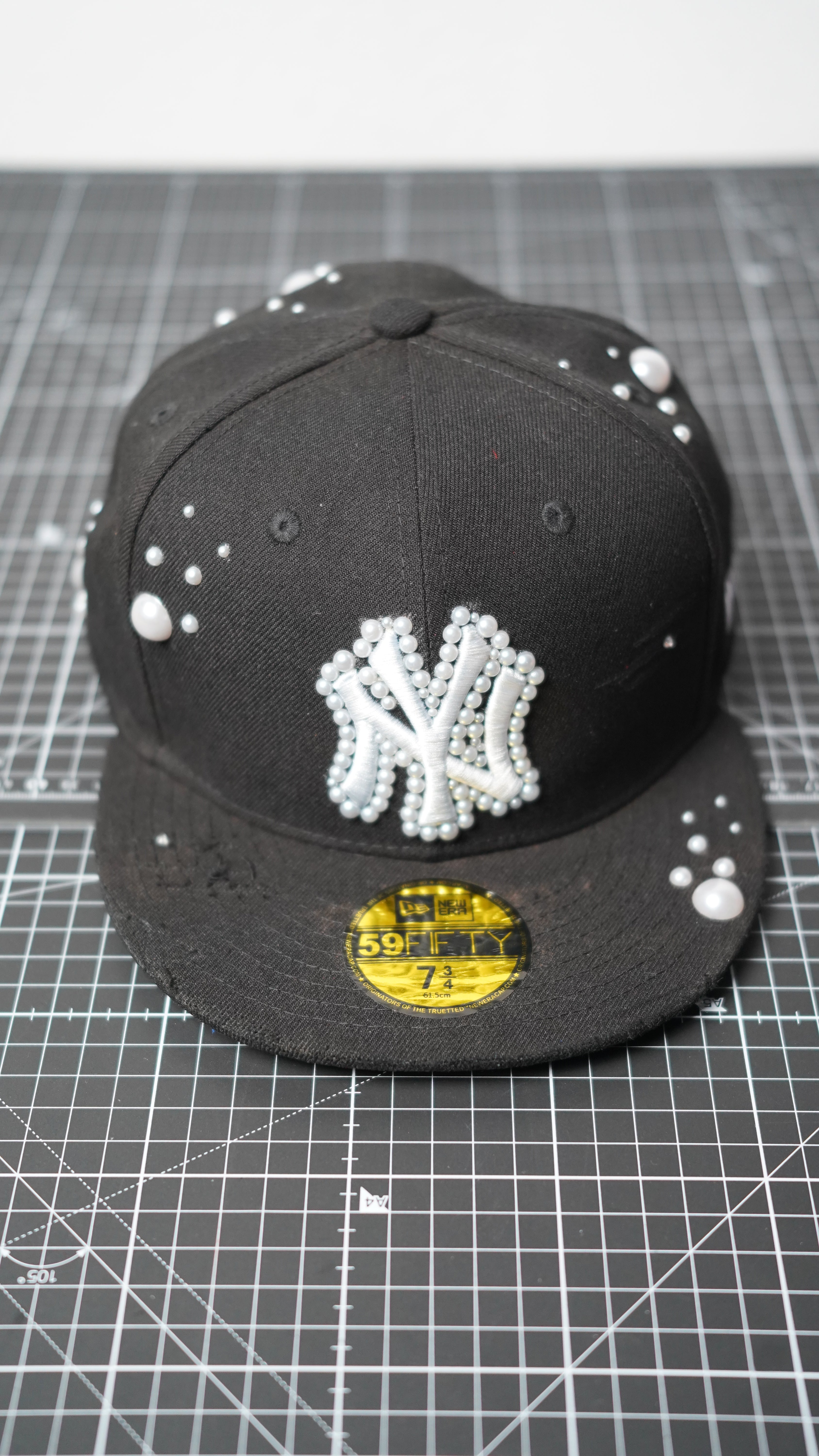 Custom-Fitted Caps “Black“ COSMA