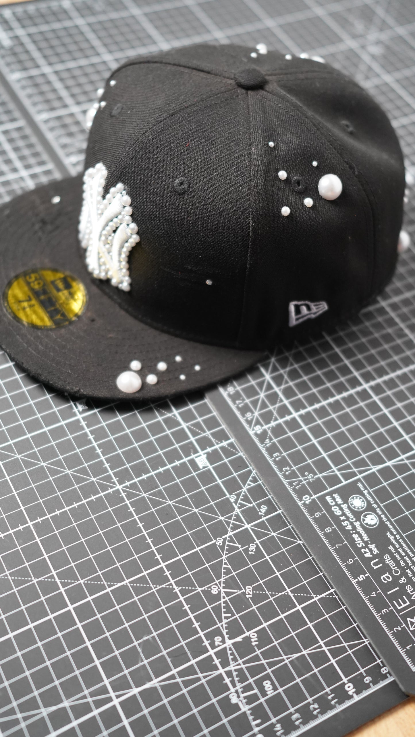 Custom-Fitted Caps “Black“ COSMA