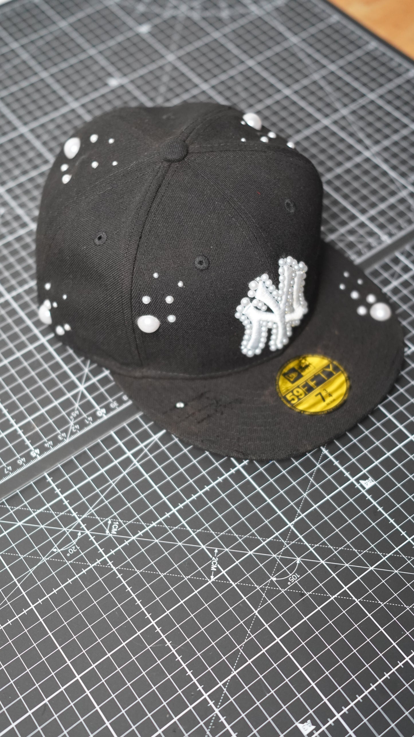 Custom-Fitted Caps “Black“ COSMA