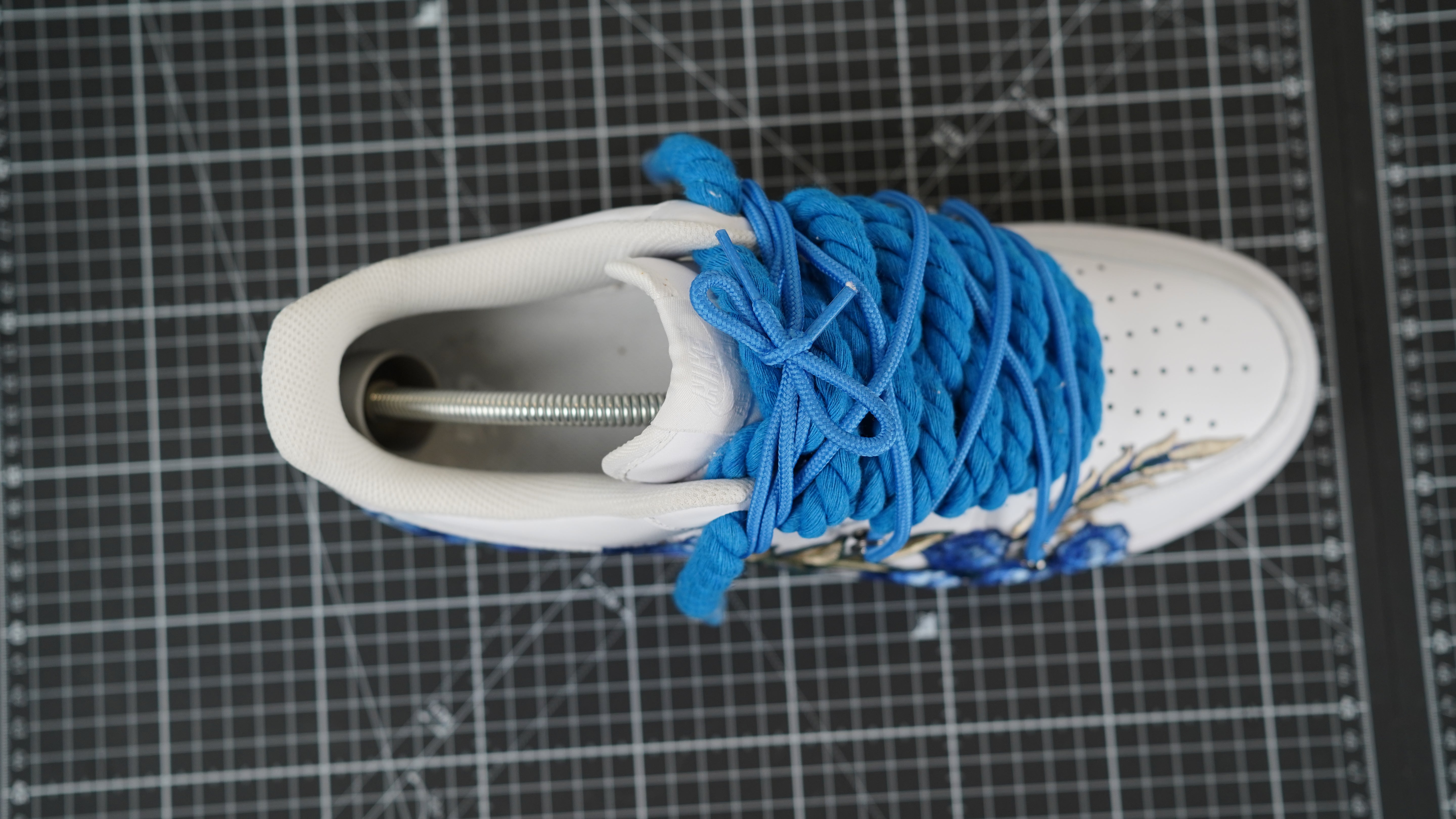 Custom Sneakers Weiß “BLUE LACES” Azure