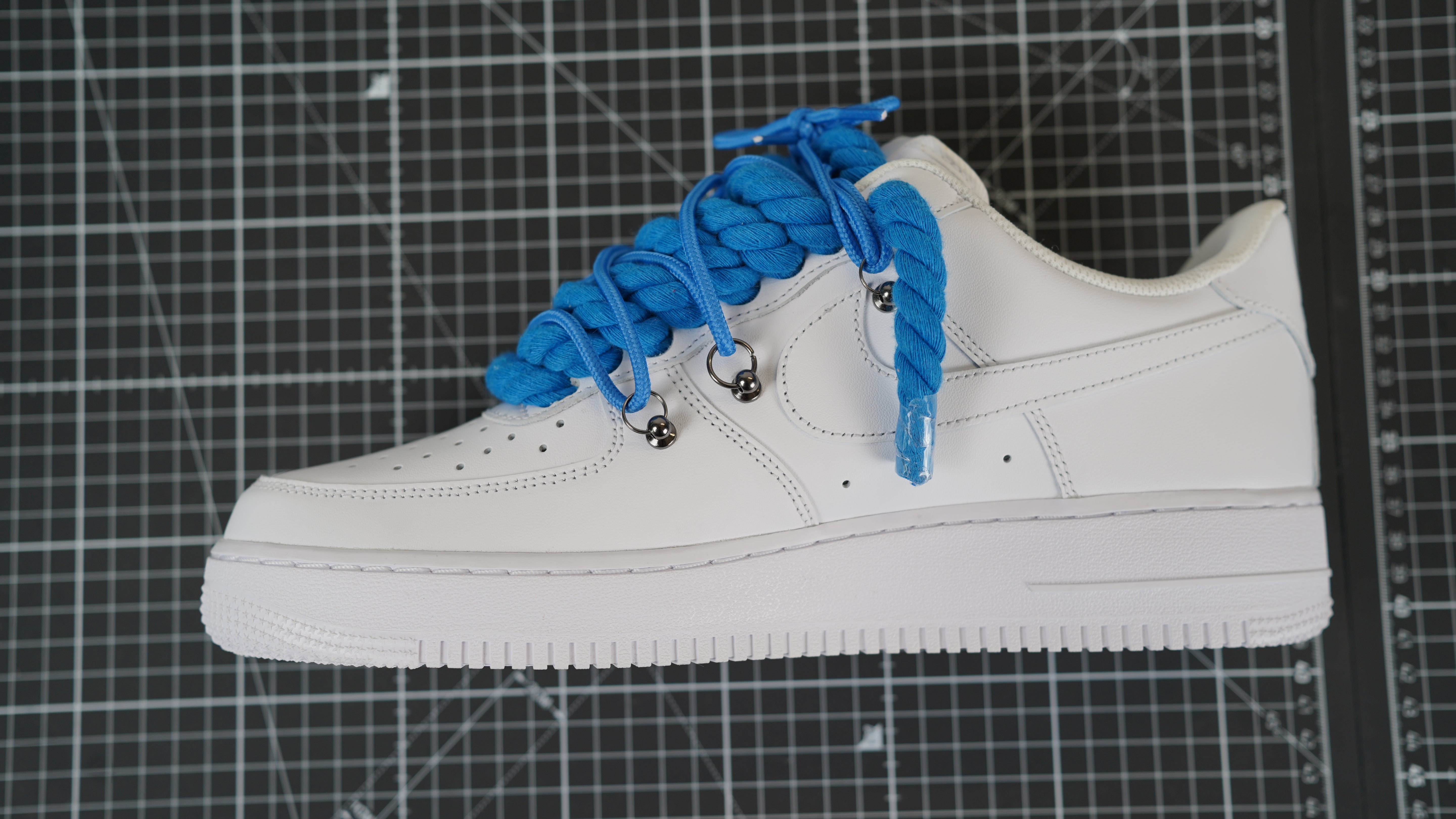 Custom Sneakers Weiß “BLUE LACES” Azure
