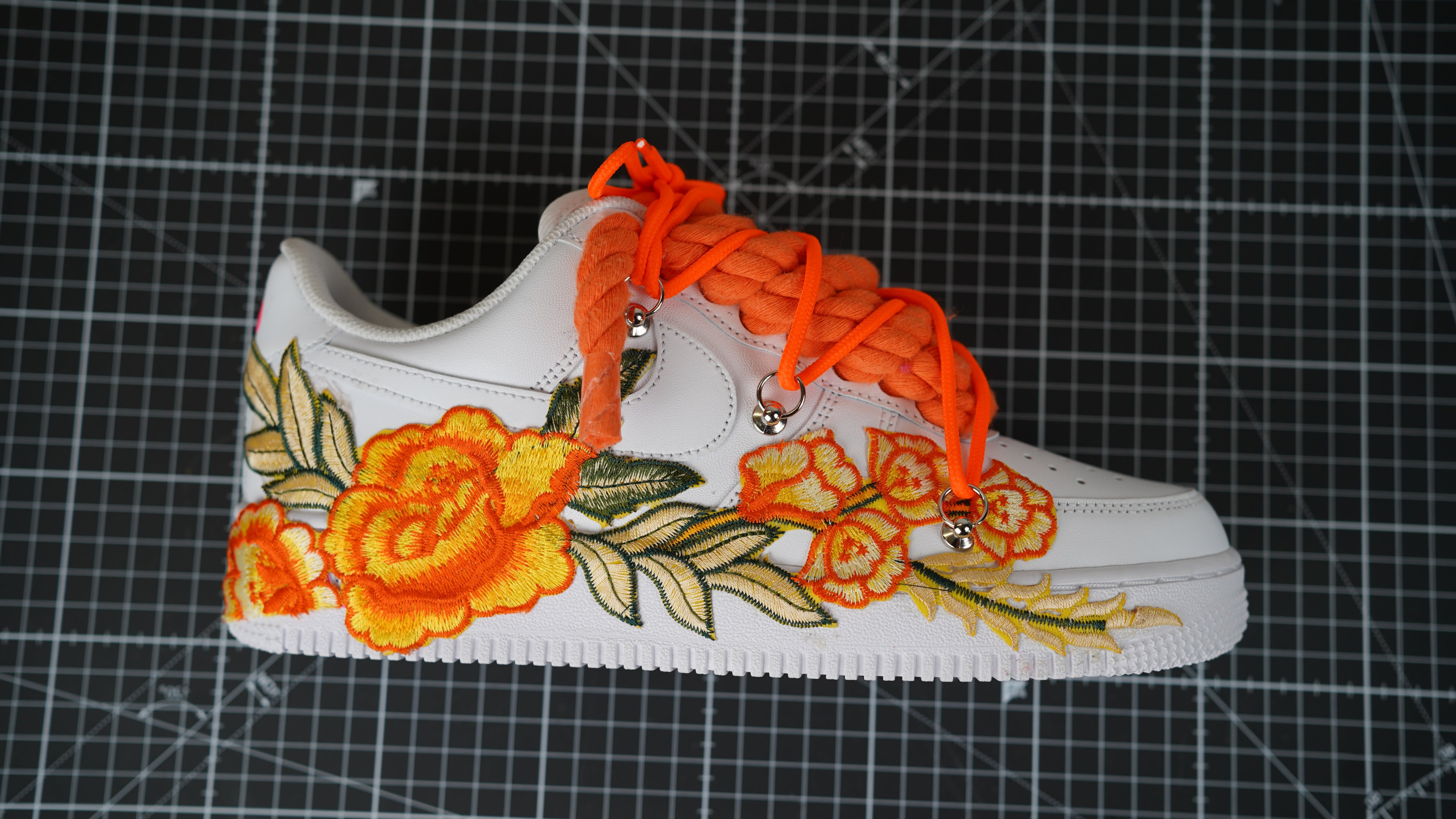 Custom Sneakers Weiß “ROPE LACES” Sunset