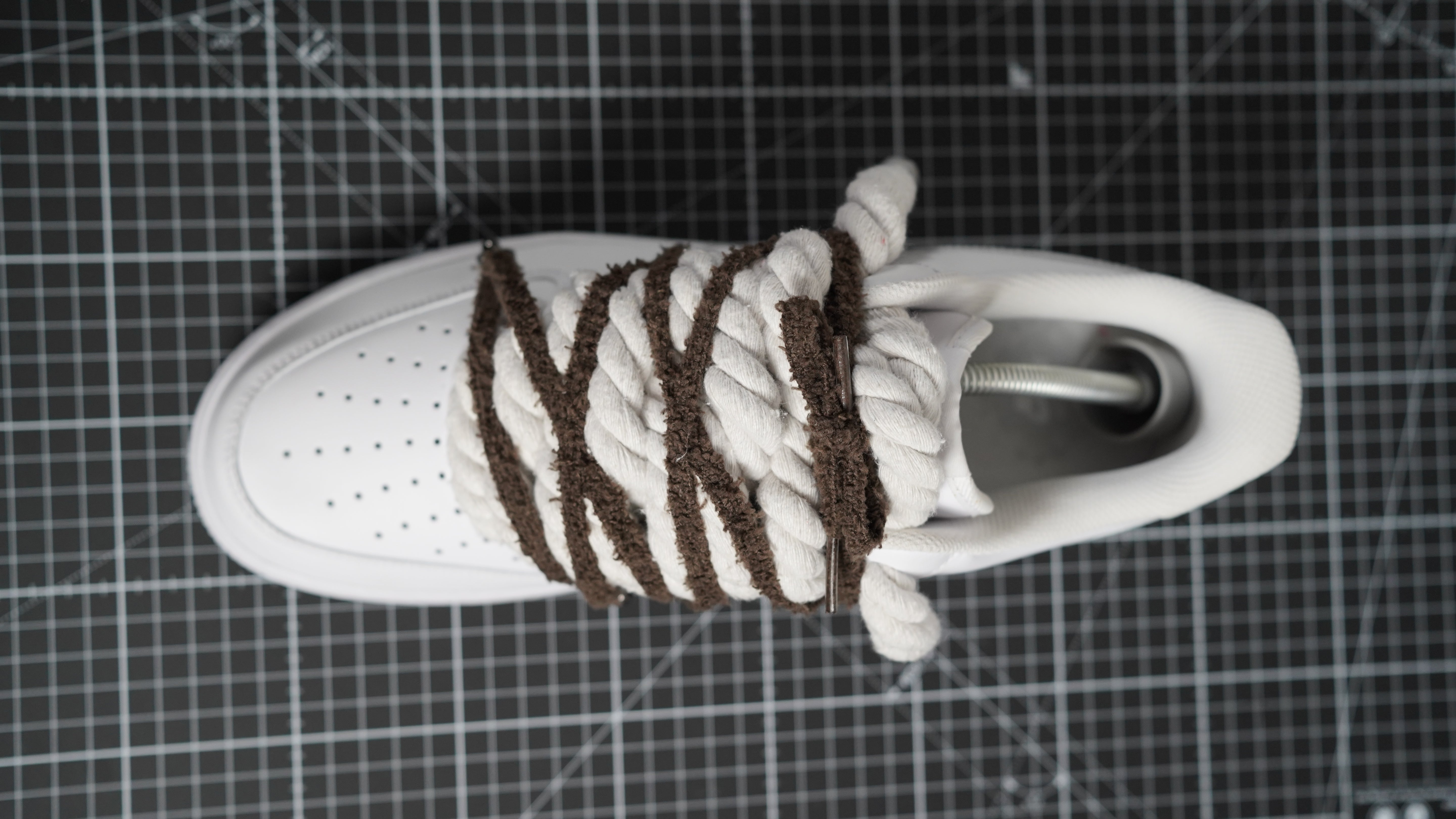 Custom NIKE AIR FORCE 1 Weiß “ROPE LACES” extra Lace Grau