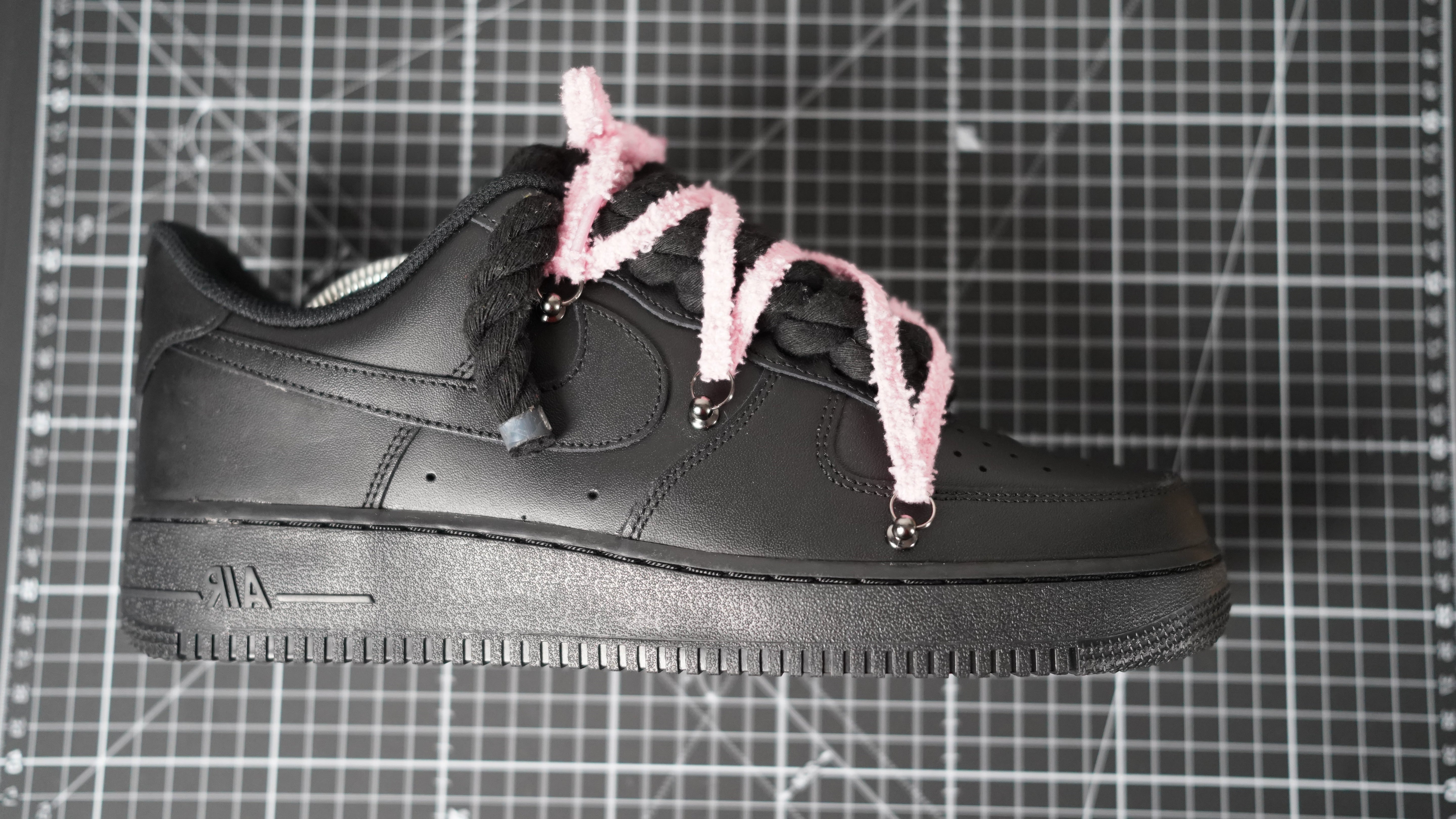 Custom Sneakers Black “ White ROPE LACES” Dunk pinkish-beige