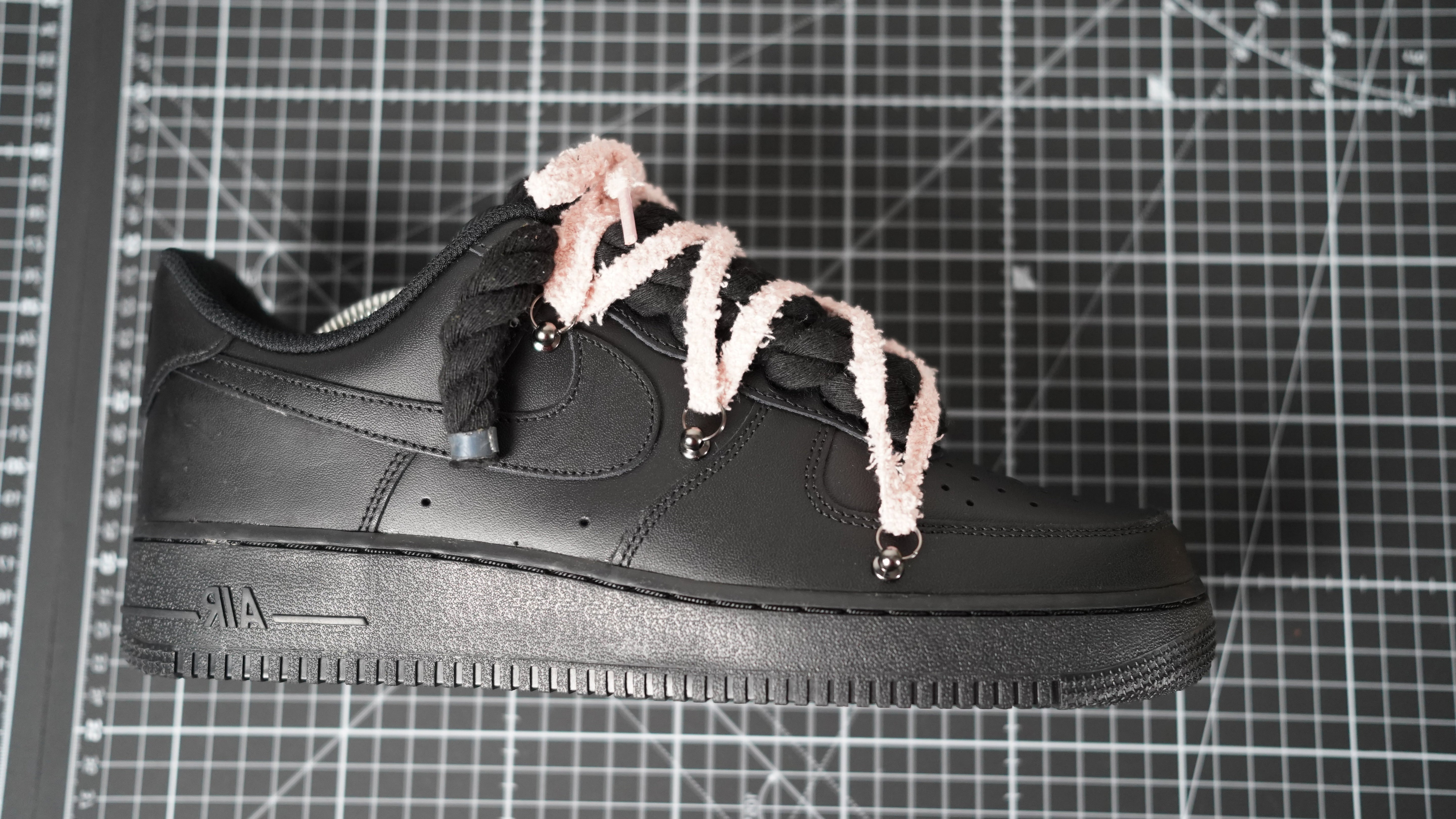 Custom Sneakers Black “ White ROPE LACES” Dunk rosy beige
