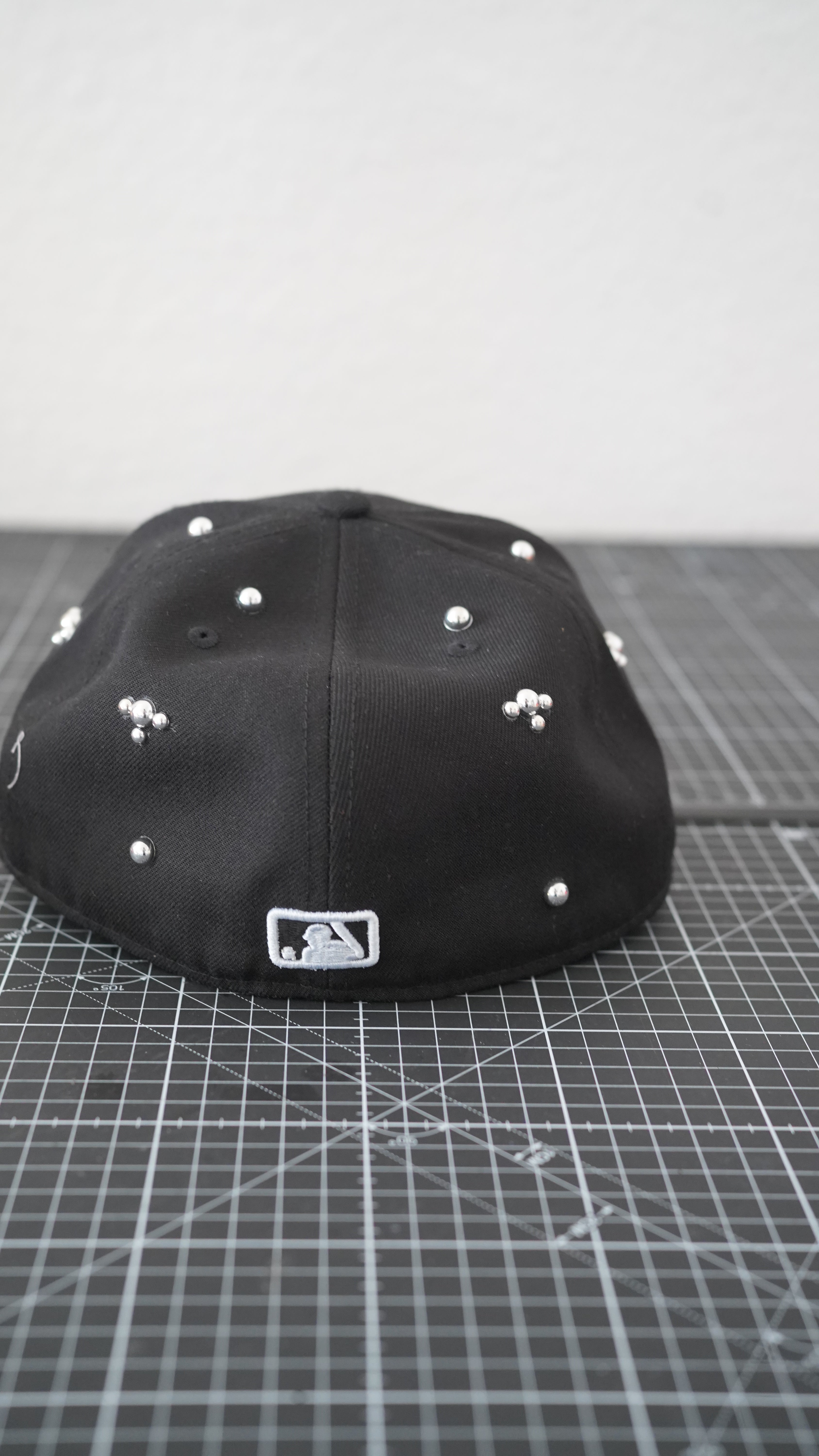 Custom-Fitted Caps “Black“ Ternity Gems
