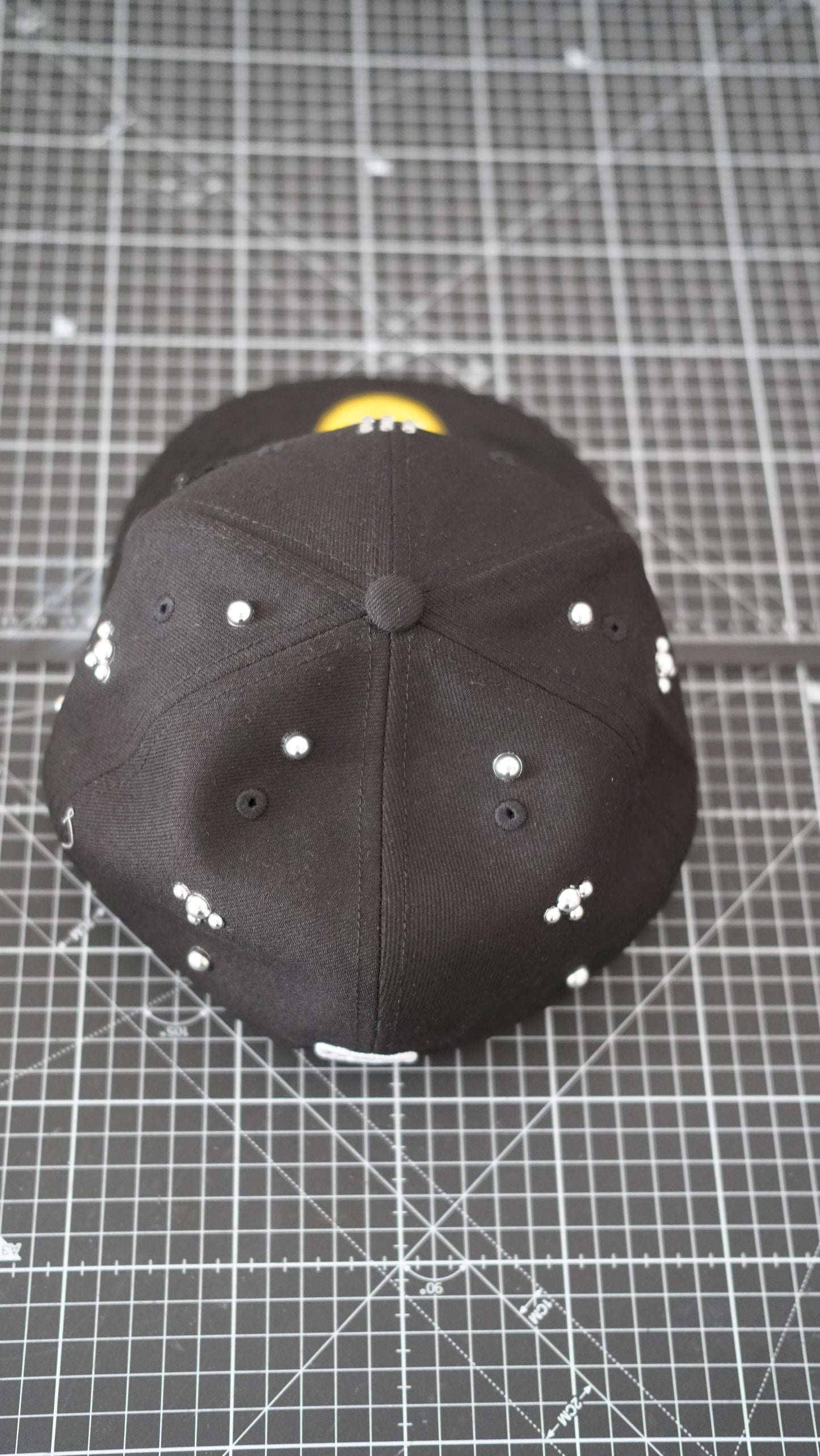 Custom-Fitted Caps “Black“ Ternity Gems