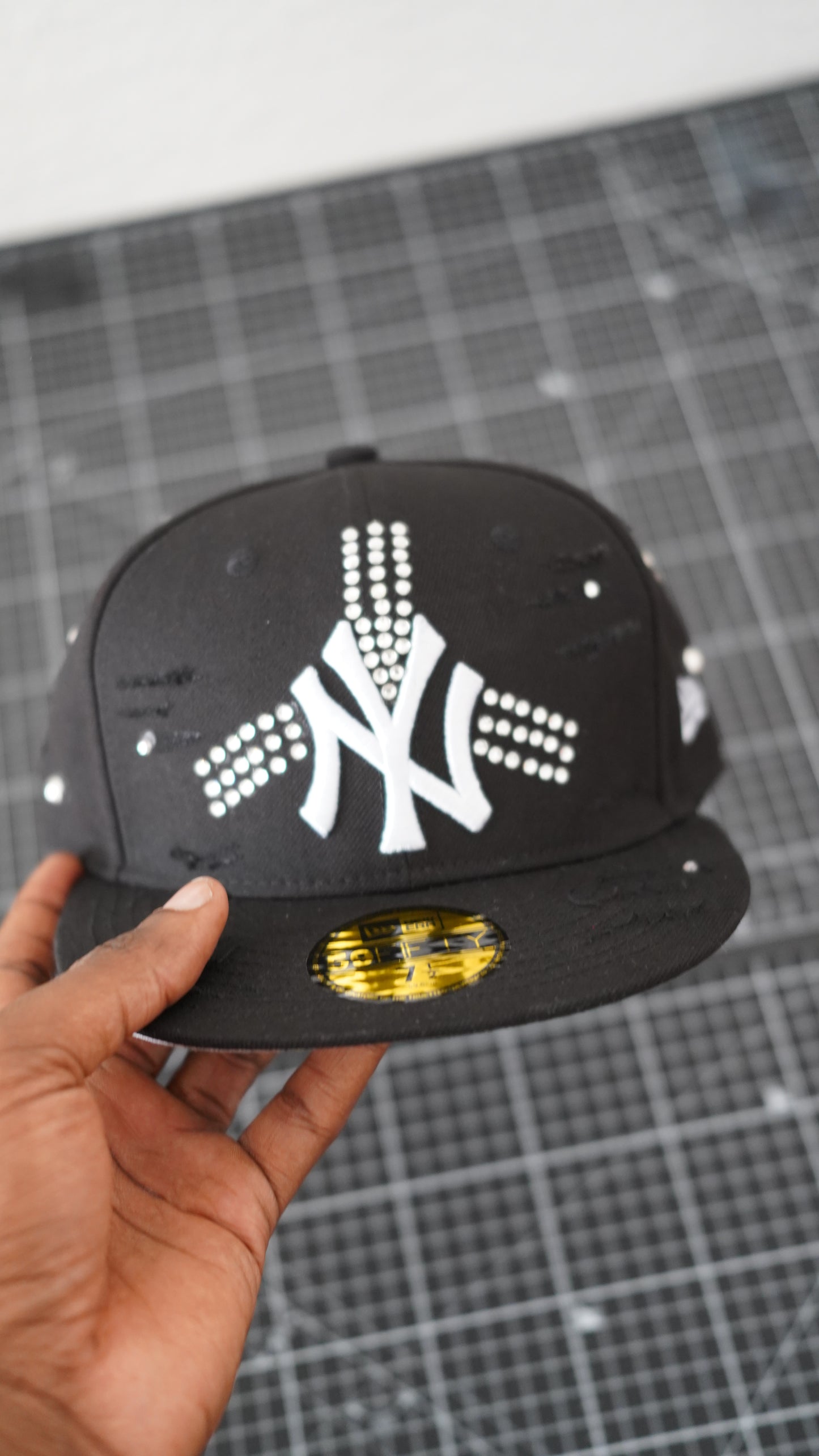 Custom-Fitted Caps “Black“ Ternity Gems